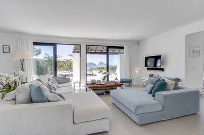 Luxury Villa Photo #13