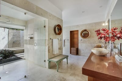 Luxury Villa Photo #33