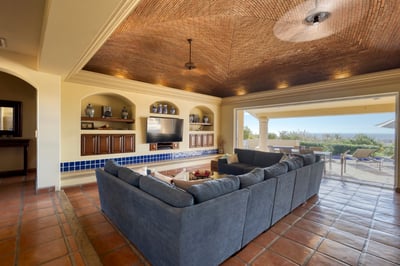 Luxury Villa Photo #27