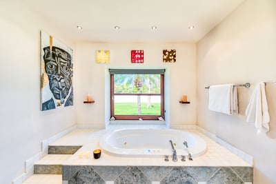 Luxury Villa Photo #49