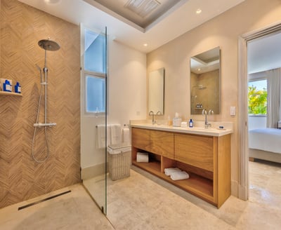 Luxury Villa Photo #38