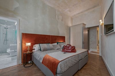 Luxury Villa Photo #9