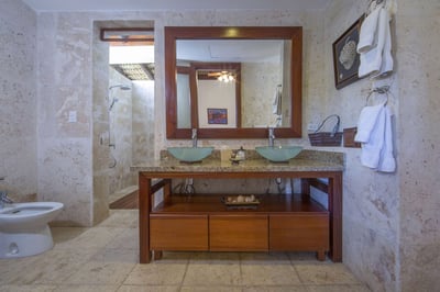 Luxury Villa Photo #24
