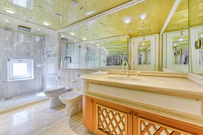 Luxury Villa Photo #10