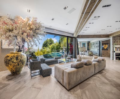 Luxury Villa Photo #11