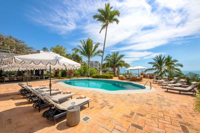 Luxury Villa Photo #4
