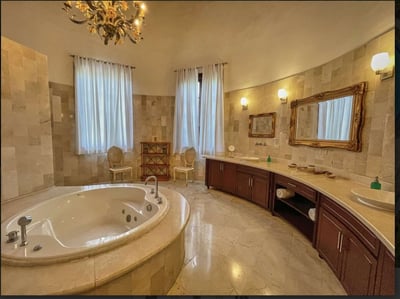 Luxury Villa Photo #42