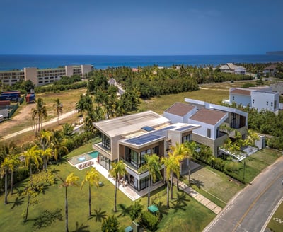 Luxury Villa Photo #3