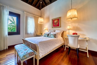 Luxury Villa Photo #45