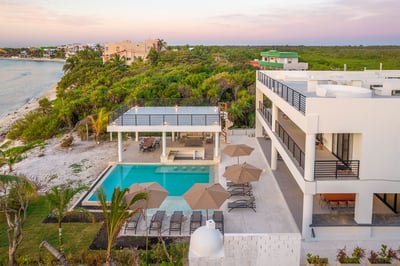 Luxury Villa Photo #2