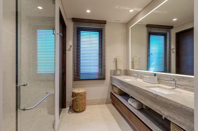 Luxury Villa Photo #35