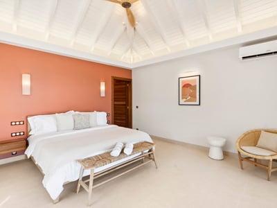 Luxury Villa Photo #22