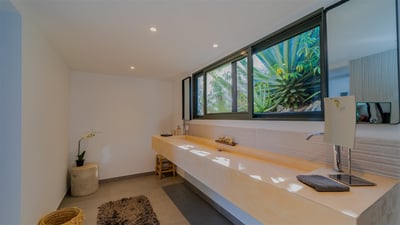 Luxury Villa Photo #51