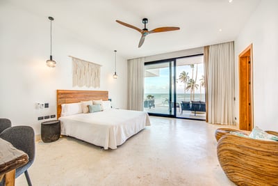 Luxury Villa Photo #25