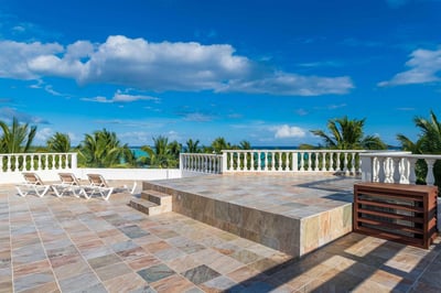 Luxury Villa Photo #6