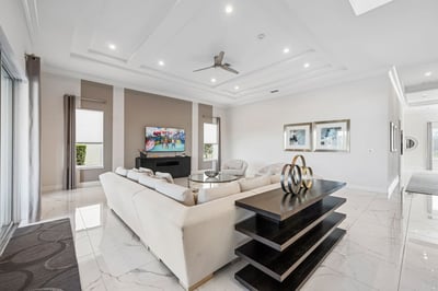 Luxury Villa Photo #14