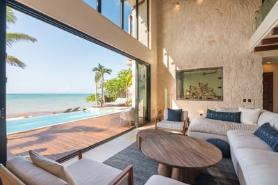 Luxury Villa Photo #25