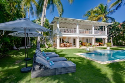Luxury Villa Photo #3
