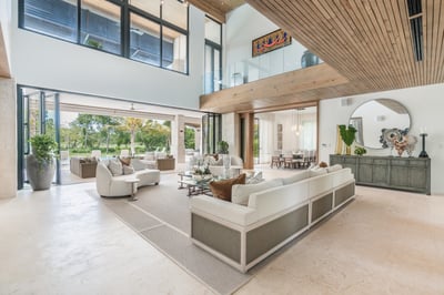 Luxury Villa Photo #21