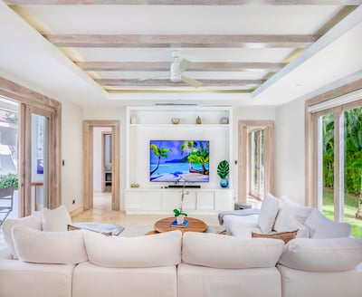 Luxury Villa Photo #22