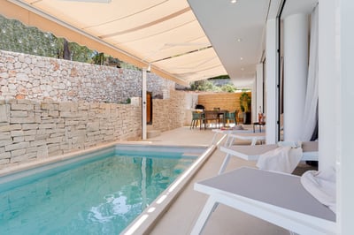 Luxury Villa Photo #15