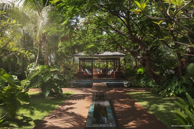 Luxury Villa Photo #2