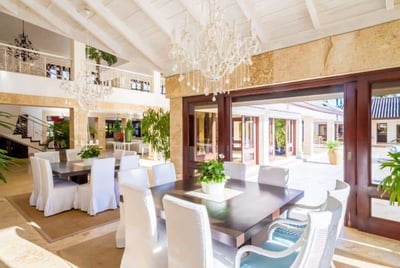 Luxury Villa Photo #9