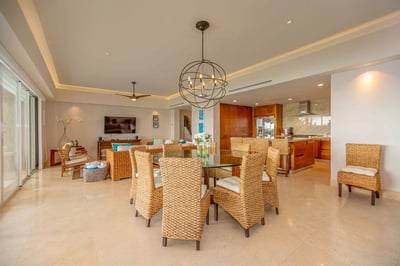 Luxury Villa Photo #20