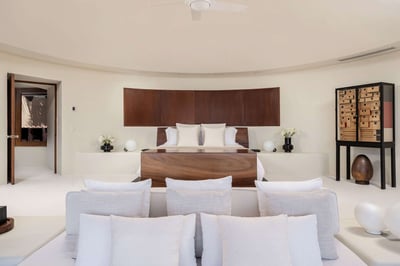 Luxury Villa Photo #36