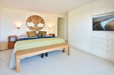 Luxury Villa Photo #15