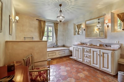 Luxury Villa Photo #17