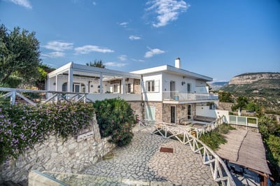 Luxury Villa Photo #35