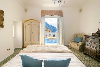 Luxury Villa Photo #33