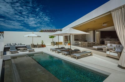 Luxury Villa Photo #43