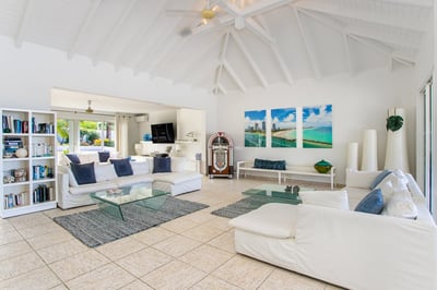 Luxury Villa Photo #16