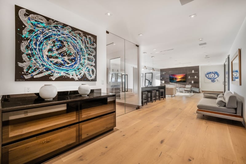 Linda Flora Modern Estate