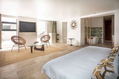 Luxury Villa Photo #19