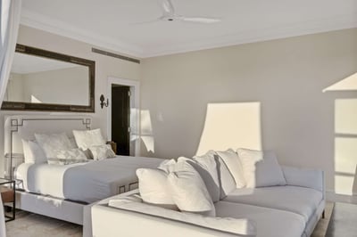 Luxury Villa Photo #38