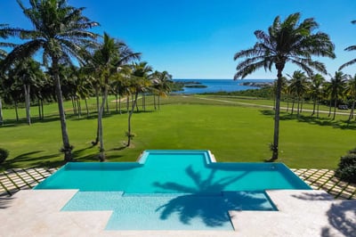 Luxury Villa Photo #4