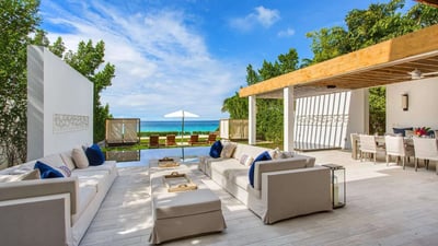 Luxury Villa Photo #4