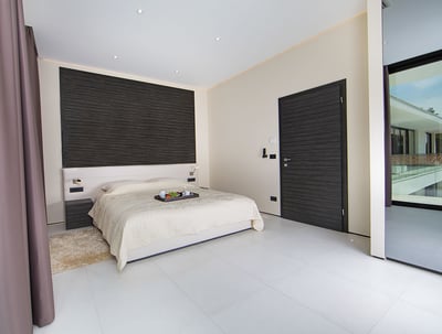 Luxury Villa Photo #39