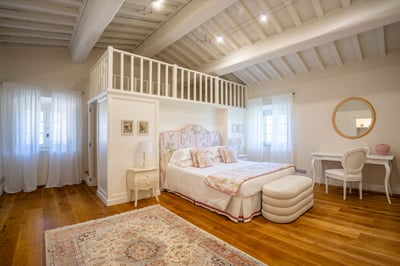 Luxury Villa Photo #31