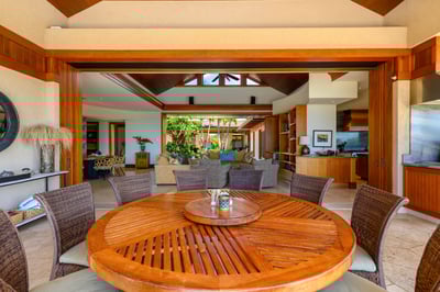 Luxury Villa Photo #7