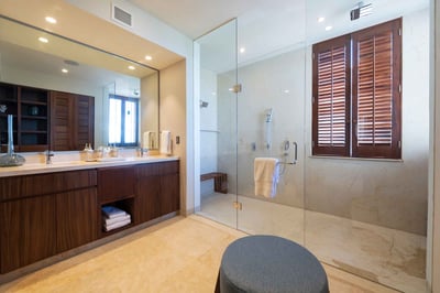 Luxury Villa Photo #33