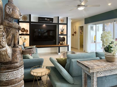 Luxury Villa Photo #30