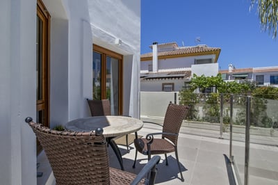 Luxury Villa Photo #6