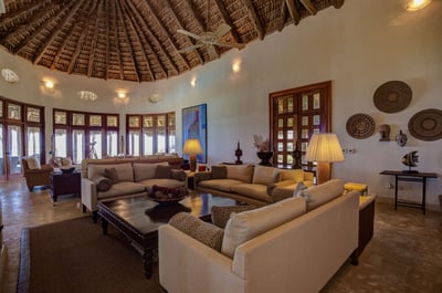 Luxury Villa Photo #24