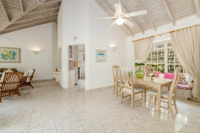 Luxury Villa Photo #15