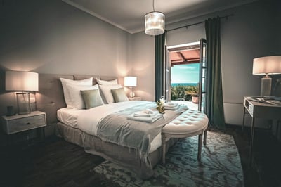 Luxury Villa Photo #34