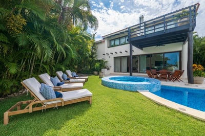Luxury Villa Photo #6